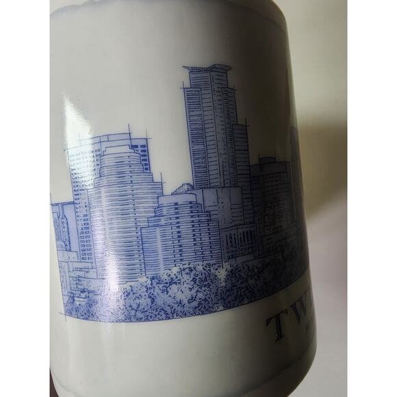 STARBUCKS 2007 Architectural City Series TWIN CITIES 18oz Coffee Mug Collector - Picture 3 of 9